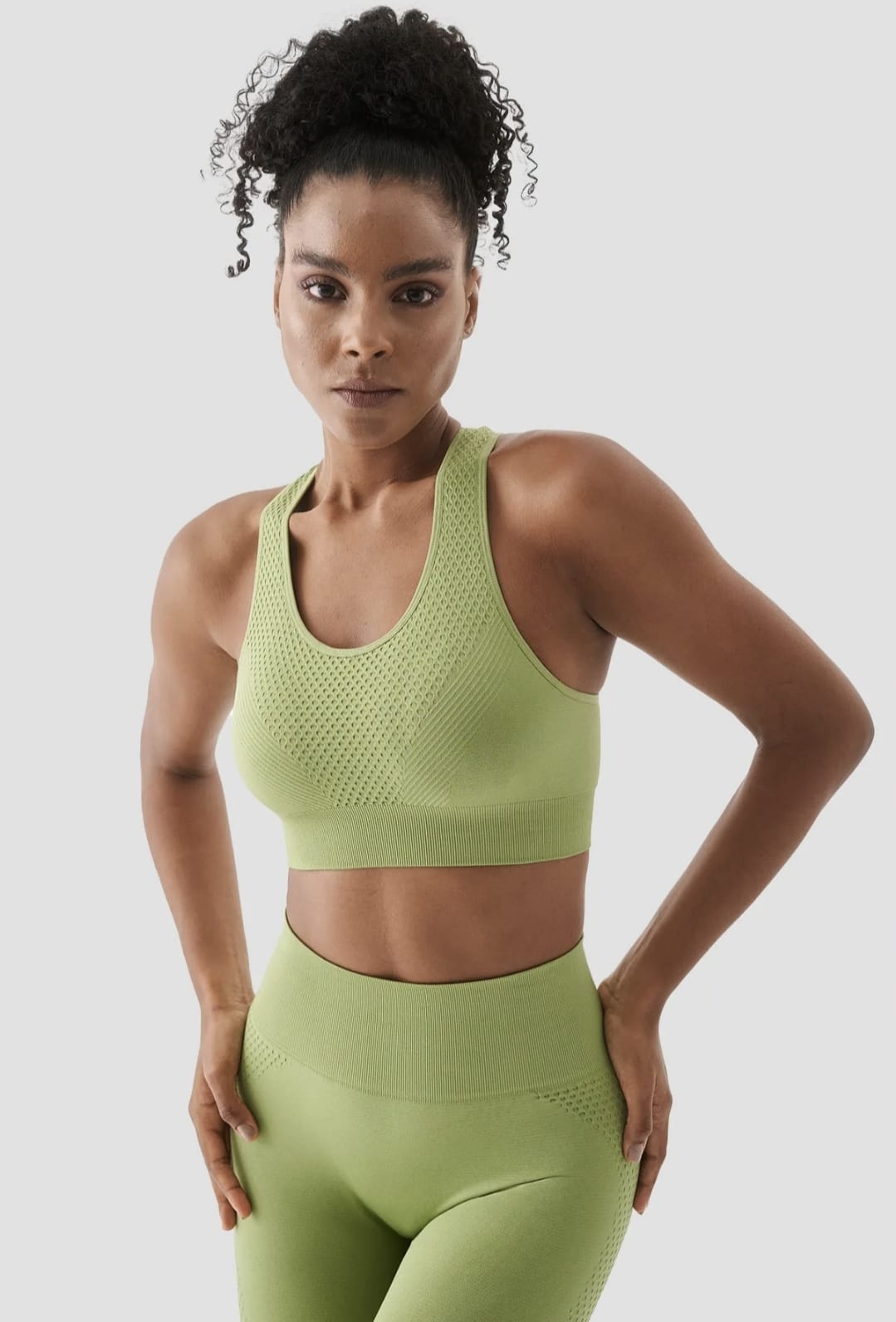 RHEA SEAMLESS SPORTS BRA